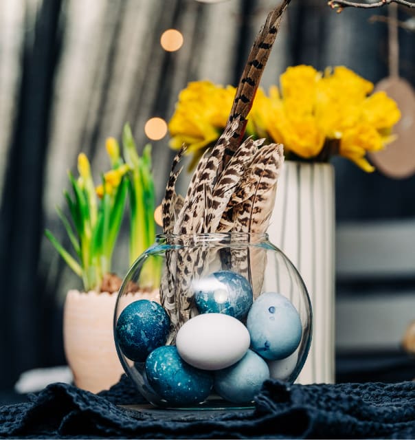 Vienkāršas kompozīcijas, kur Lieldienās ieslēpt olas