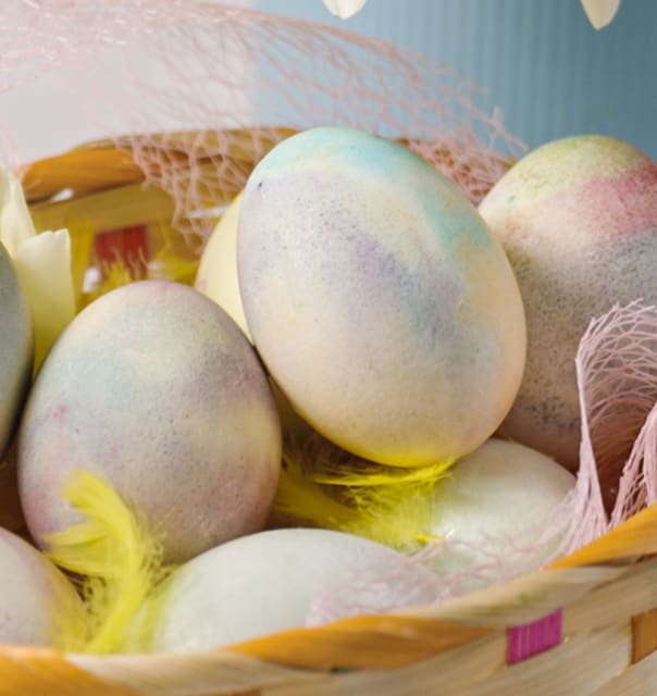 3. Olas iemērcē krāsās un atpūtini 15 min. Noskalo un gatavs!