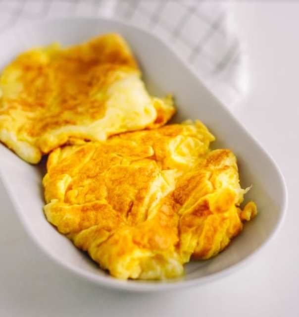 Omlete pildīta ar sieru