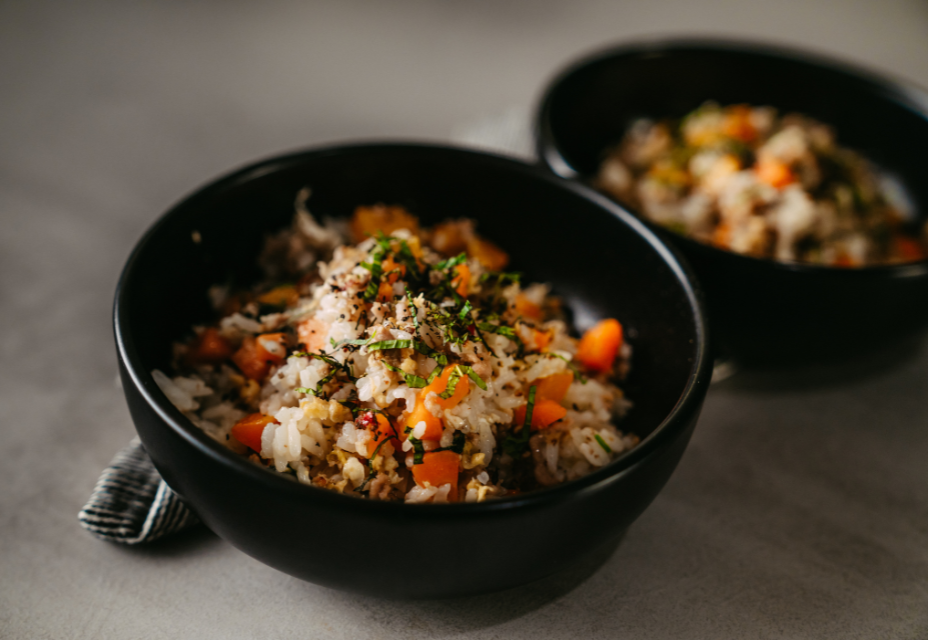 Cepti rīsi ar olu un gaļu